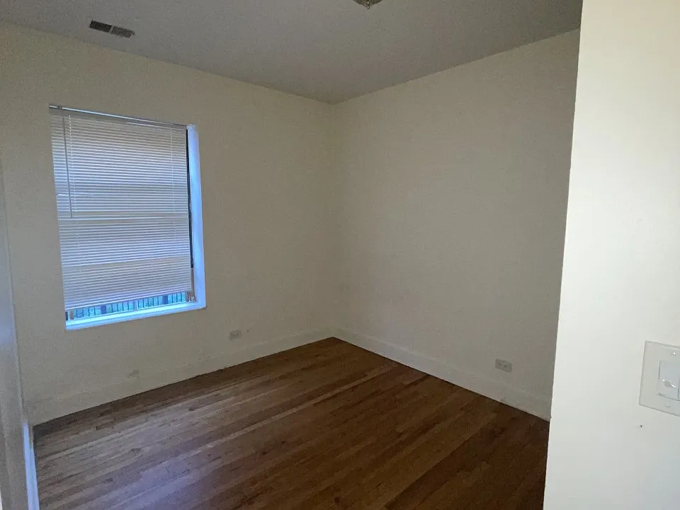 4926 N Kedzie Ave #1S