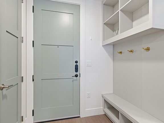 4th image of 930 Commerce St #1608