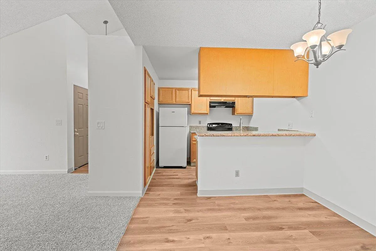 3939 Madison Ave APT 214 photo 1