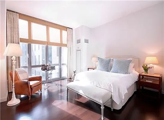Sold by Living New York | media 3