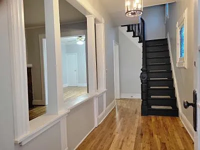 Building Photo - 123 Sylvan St