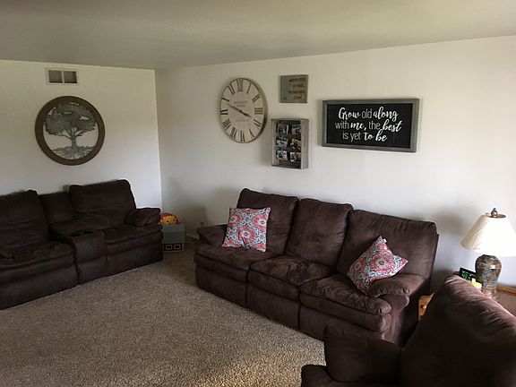 2nd image of 211 Killdeer Ave