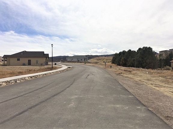 3rd image of 356 Aiguille Dr
