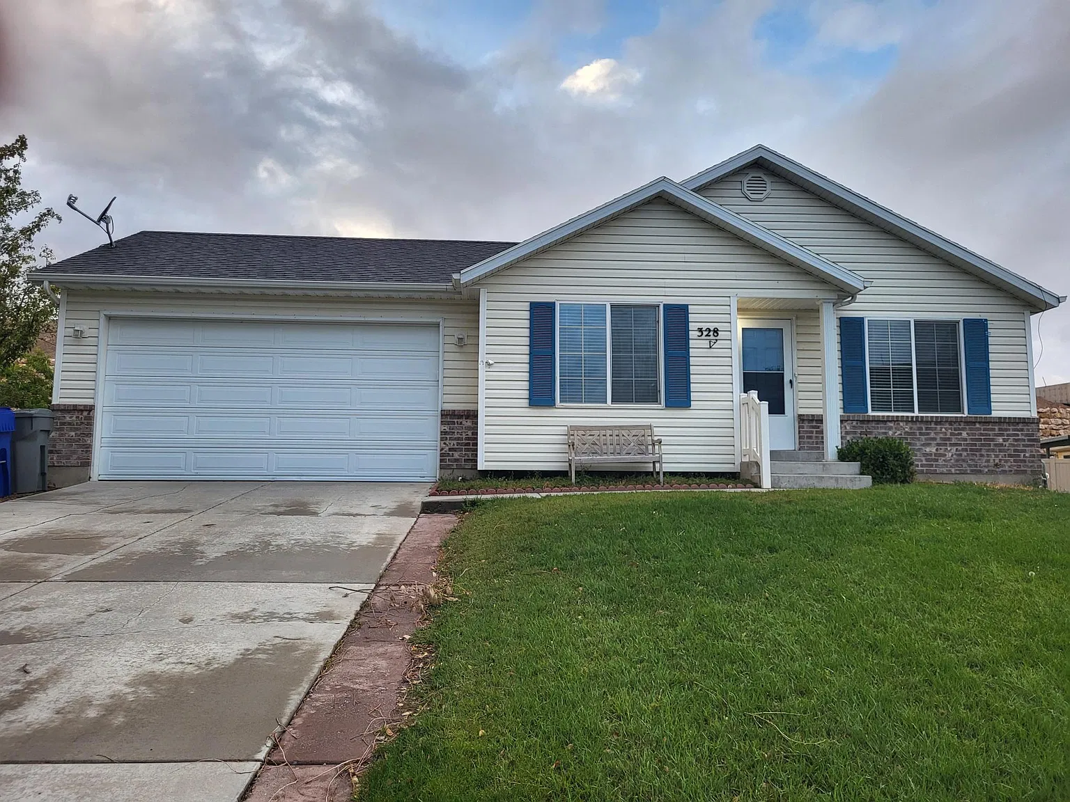328 W Peach Pl — Photo 3