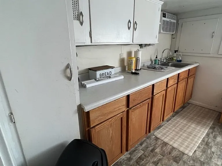 405 W 9th St #B — Photo 8