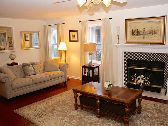 2nd image of 22 Sarazen St