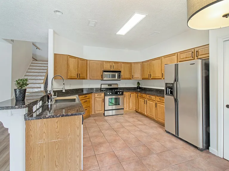 9223 Drolet Dr NW — Photo 8