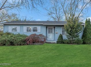 2 Drexel Dr, Jackson, NJ