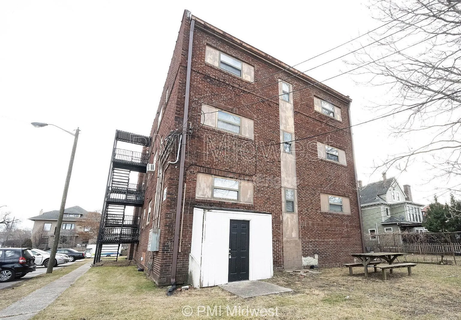 1 bed, 1.0 bath, 750 sqft, $849 — Photo 2