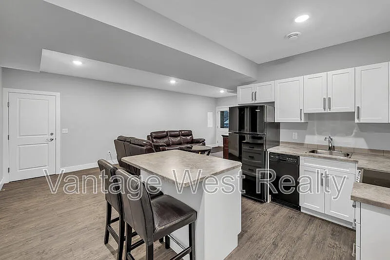 2 bed, 1.0 bath, 883 sqft, $1,495 — Photo 3