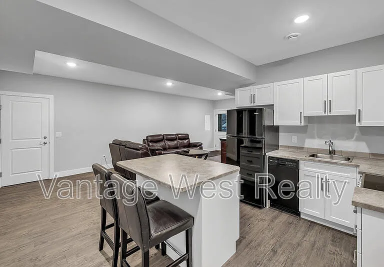 2580B Crown Crest Dr — Photo 3