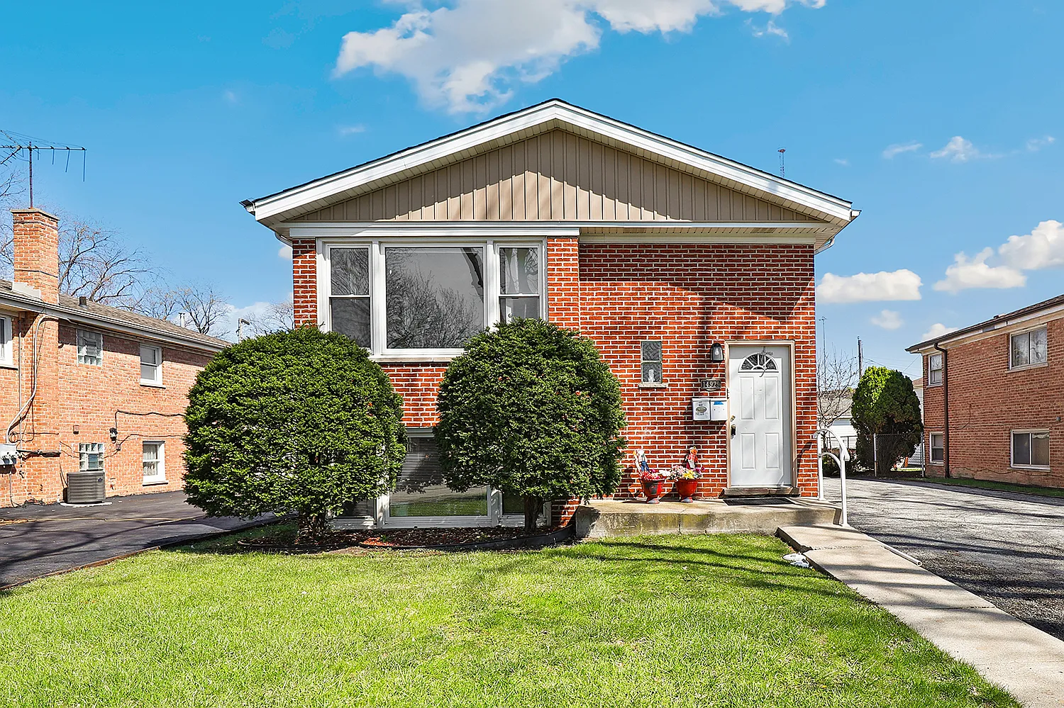 14929 S Cleveland Ave photo 1