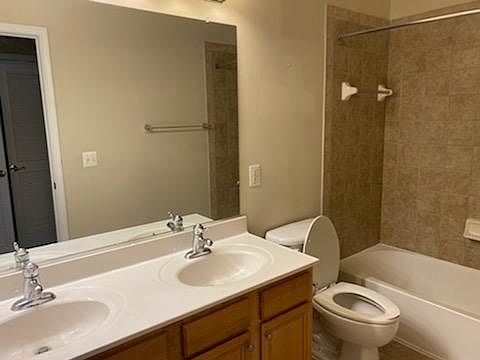 4th image of 19394 Diamond Lake Dr