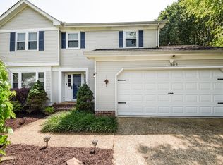 1302 Village Green Dr, Hixson, TN 37343
