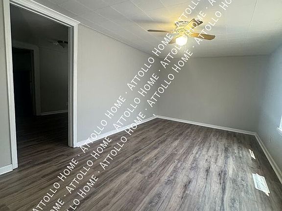 5th image of 1915 43rd Ave NE APT B
