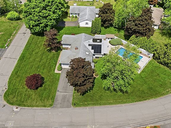 4th image of 30 Birch Hill Rd