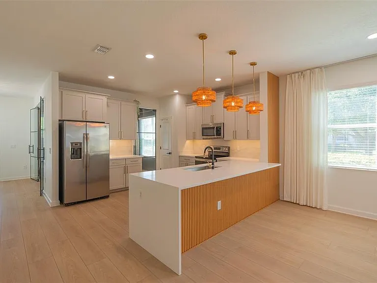 11880 Sonnet Ave — Photo 2