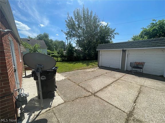 3rd image of 4326 E 175th St