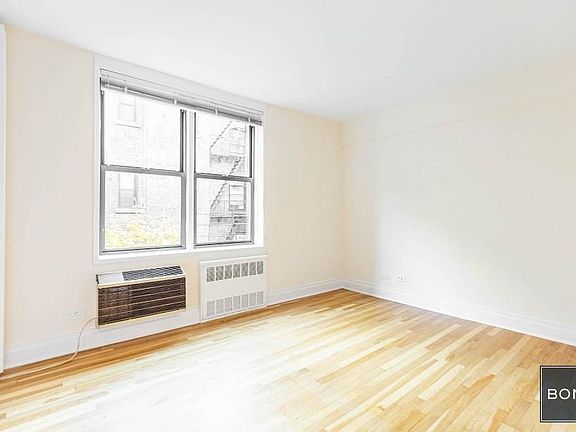 3rd image of 305 W 13th St APT 4b