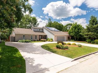 2529 Baumgartner Dr, La Crosse, WI 54603