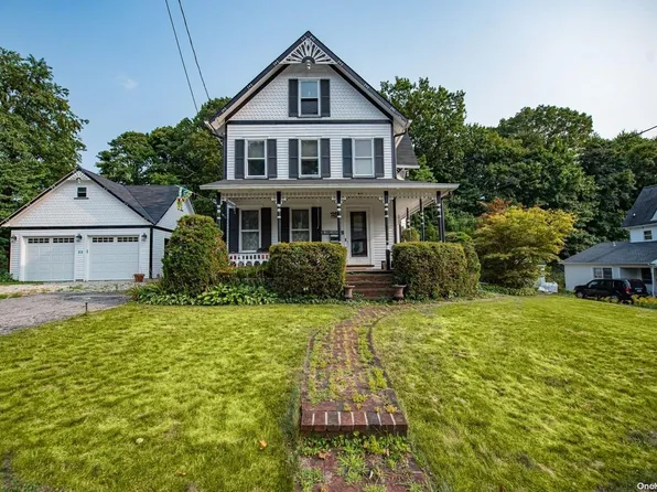 36 Washington Place, Northport, NY 11768