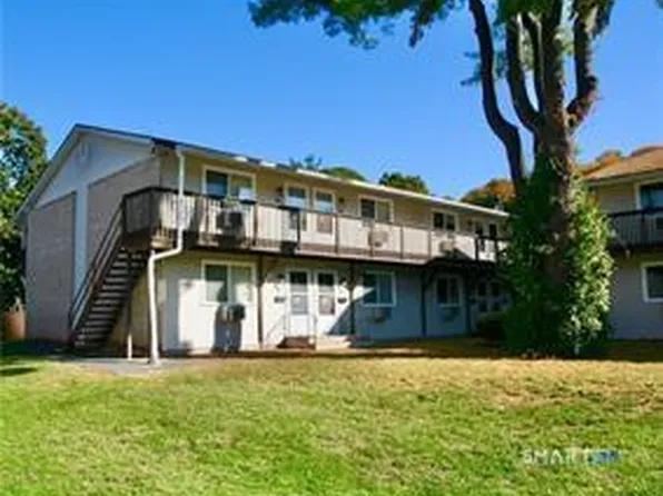 13 Bostwick Arms Street, New Milford, CT 06776