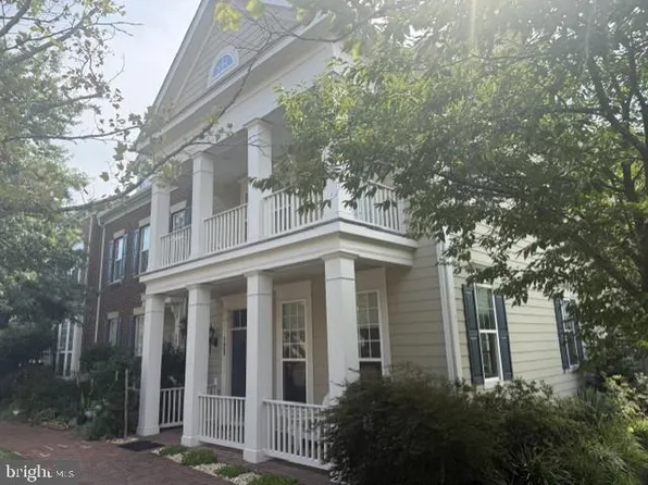 723 Belmont Dr, Woodbridge, VA 22191