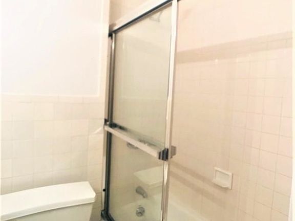 5th image of 523 E 85th St APT 2D