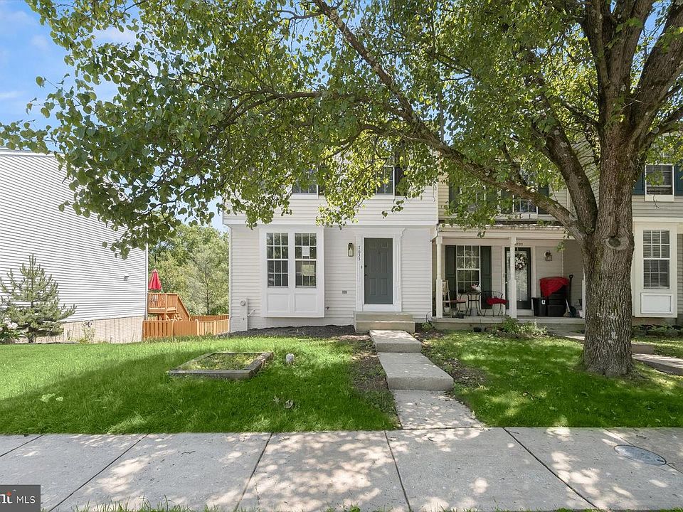 1st image of 7833 Paddock Way