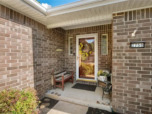 2750 E Londonderry Dr, Fayetteville, AR 72701