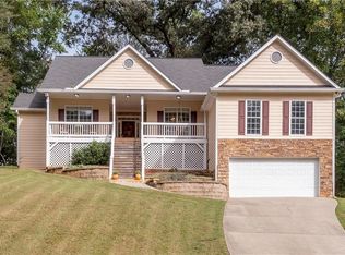 8435 Lanierland Farms Dr, Gainesville, GA 30506