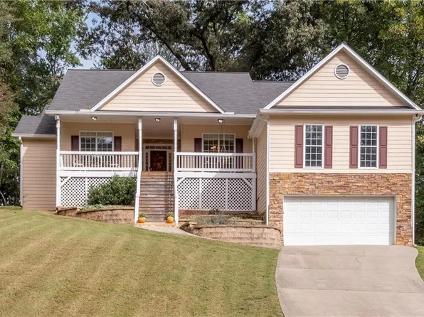 8435 Lanierland Farms Dr, Gainesville, GA 30506