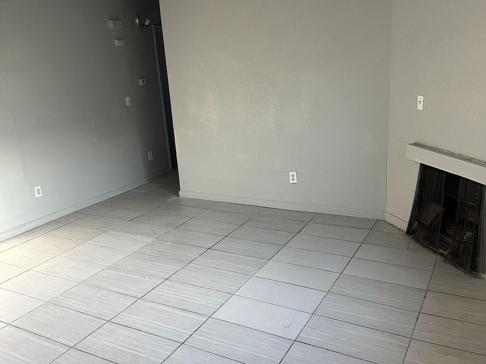 1st image of 22-18 Martinique Ct Unit 20