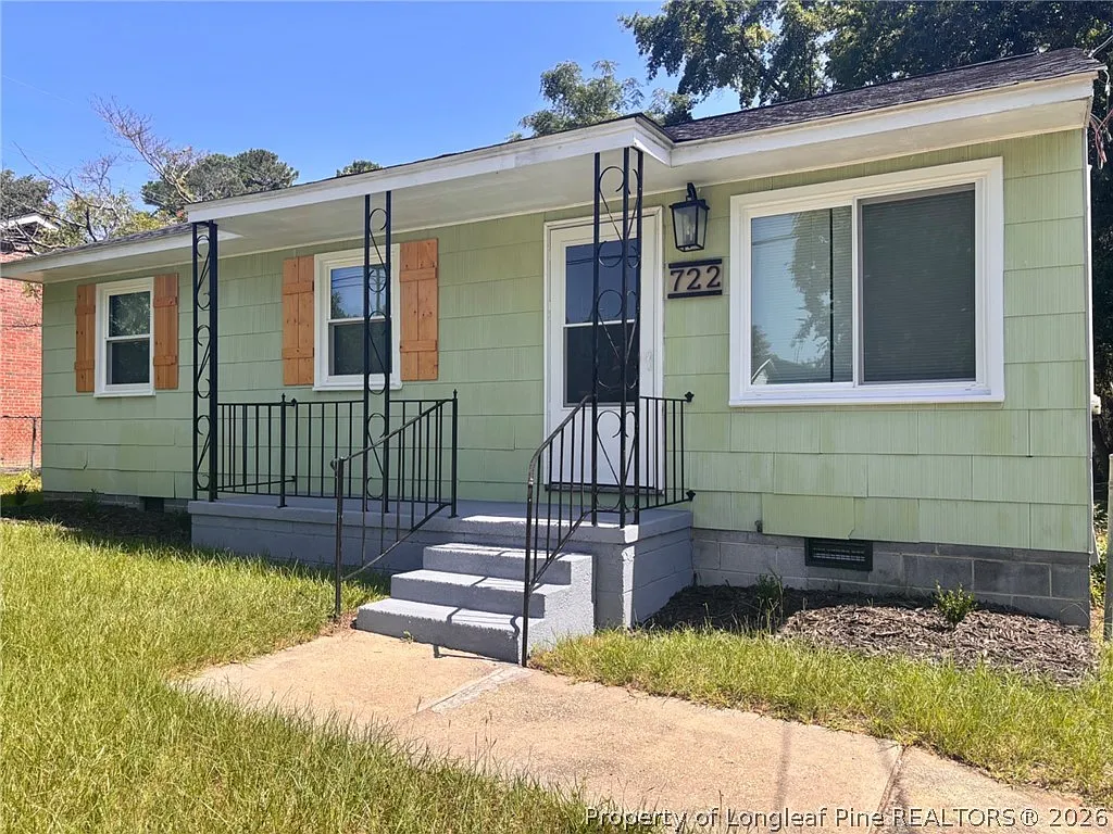 3 bed, 1.0 bath, 875 sqft, $1,500 — Photo 2
