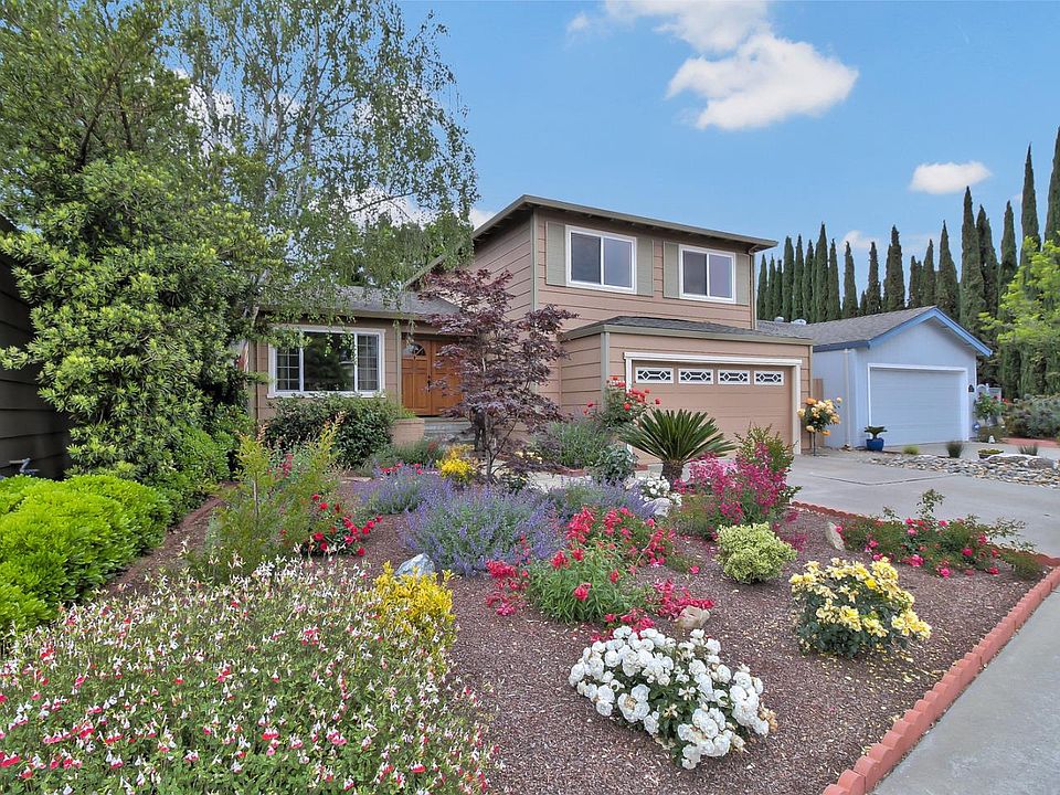 1st image of 15135 Venetian Way