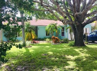 1220 SE 22nd Ave, Cape Coral, FL 33990
