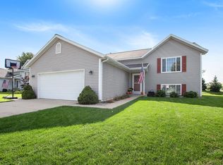 9354 Southwind Dr, Zeeland, MI