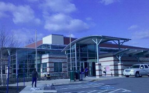 Barcroft Sports and Fitness Center one block away on South Four Mile Run Drive
To Access Virtual Tour, Type Link into Browser: