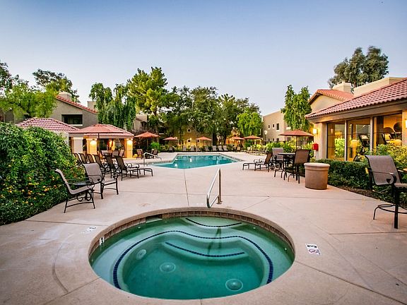 Year Round Spa/ Hot Tub