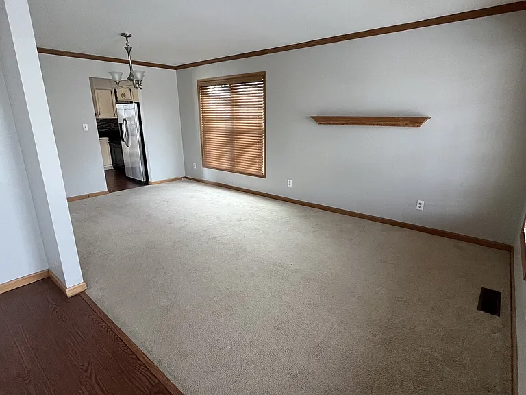 925 W 89th Pl — Photo 2