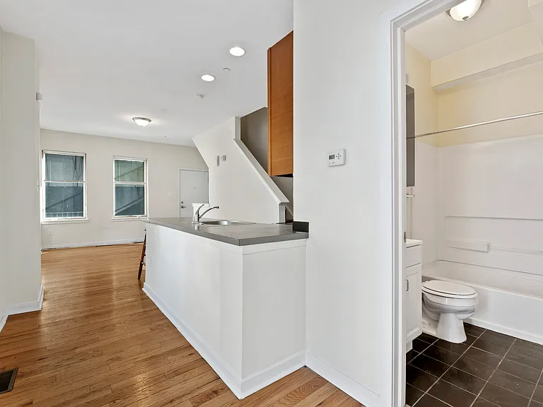 1643 Fitzwater St #A — Photo 6