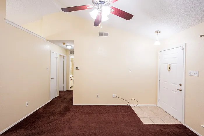1015 E Yager Ln #41 — Photo 4