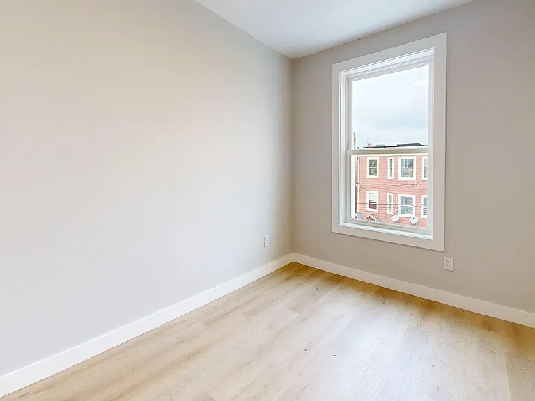 273 Maverick St #7 — Photo 10
