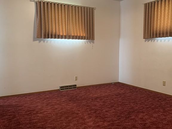 5th image of 1740 Garland St