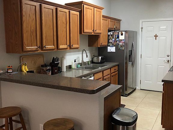 4th image of 106 Farrah Ave