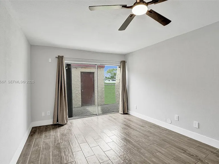 9540 NW 65th St #D8 — Photo 23