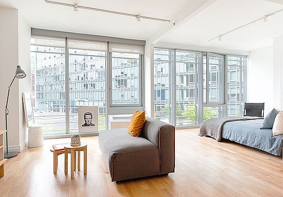 3rd image of 550 W 54th St #1246