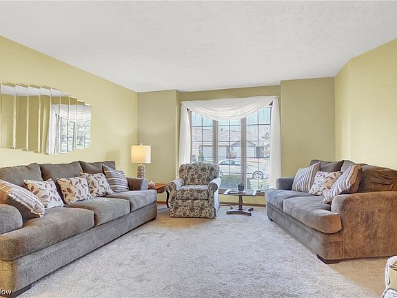 3rd image of 10583 Royal Oak Dr #35A