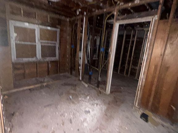 3rd image of 13924 Lumpkin St