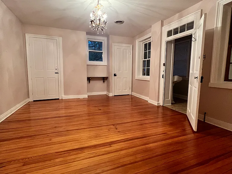 340 N Market St — Photo 36